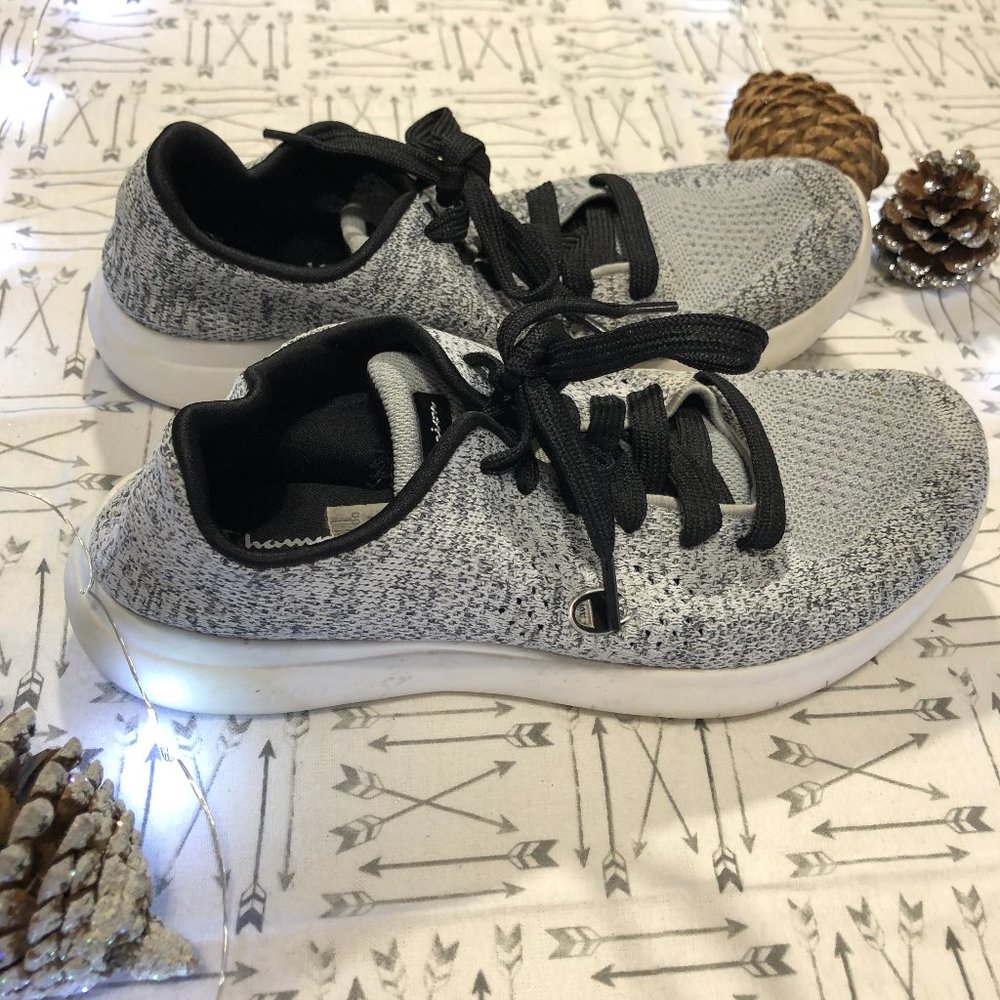 Gray/Black Champions Tennis Shoes